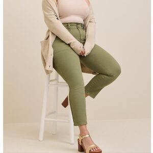 Torrid Crop Aviator Skinny Stretch Twill Mid-Rise Pant